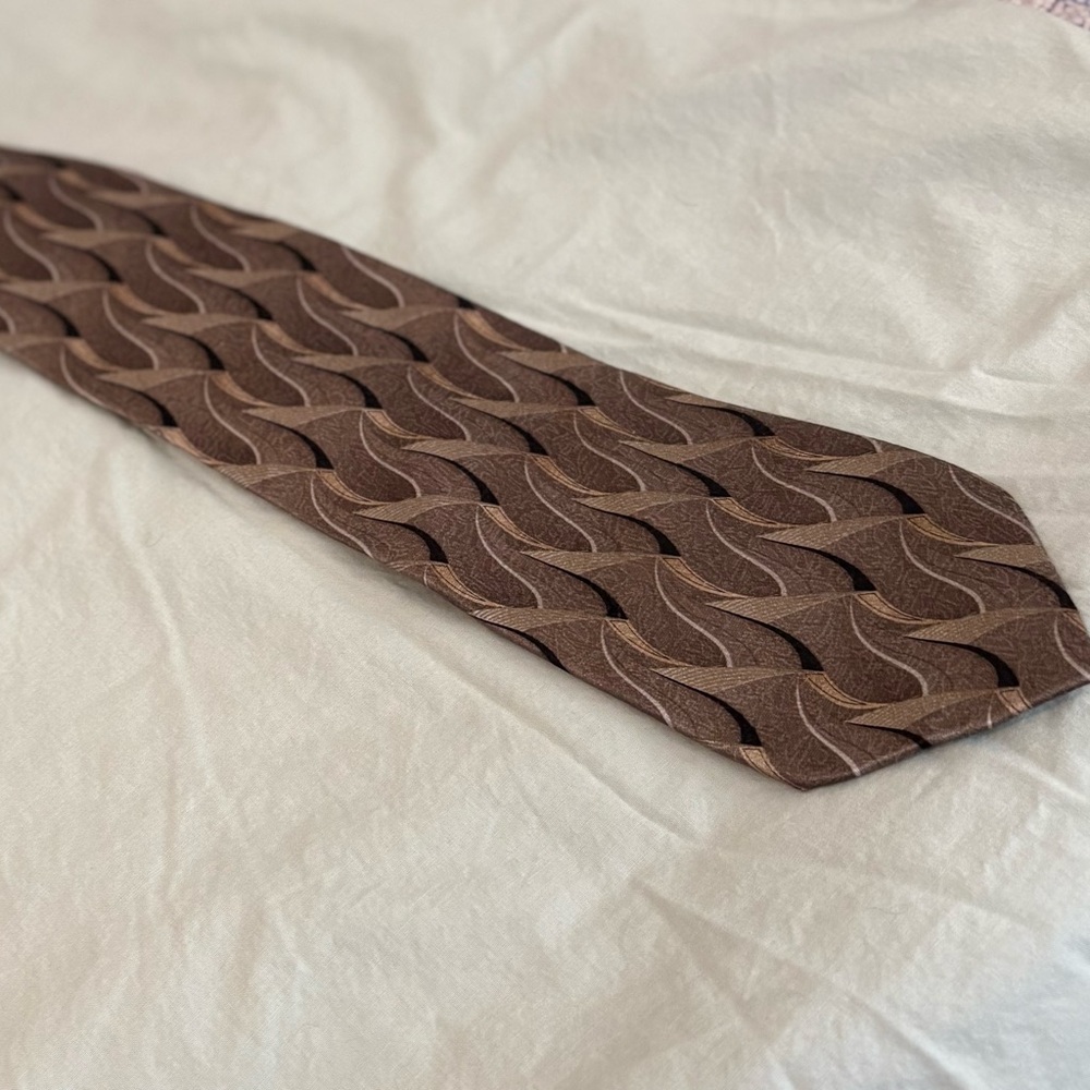 Croft & Barrow Brown Wave Pattern Standard Tie